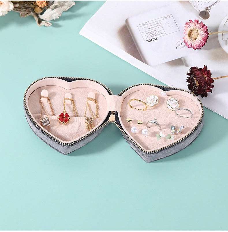 Heart-shaped portable jewelry box