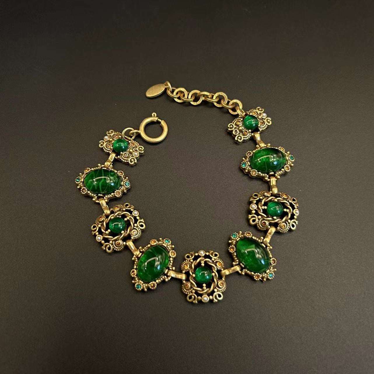 Regal Green Jewelry Set