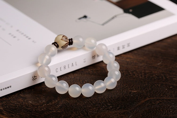 white agate bracelet