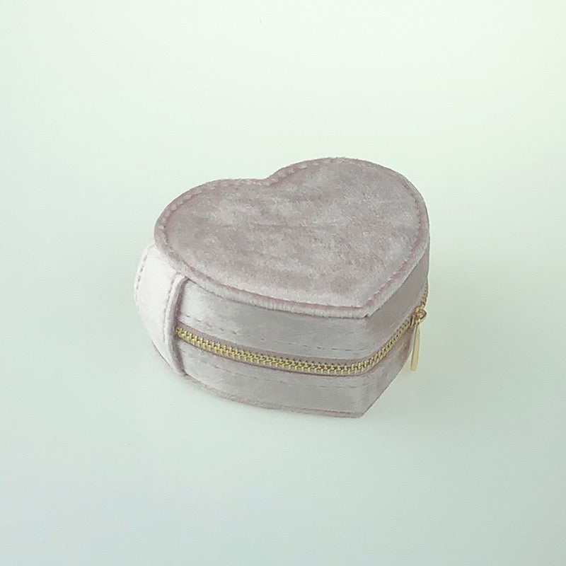 Heart-shaped portable jewelry box