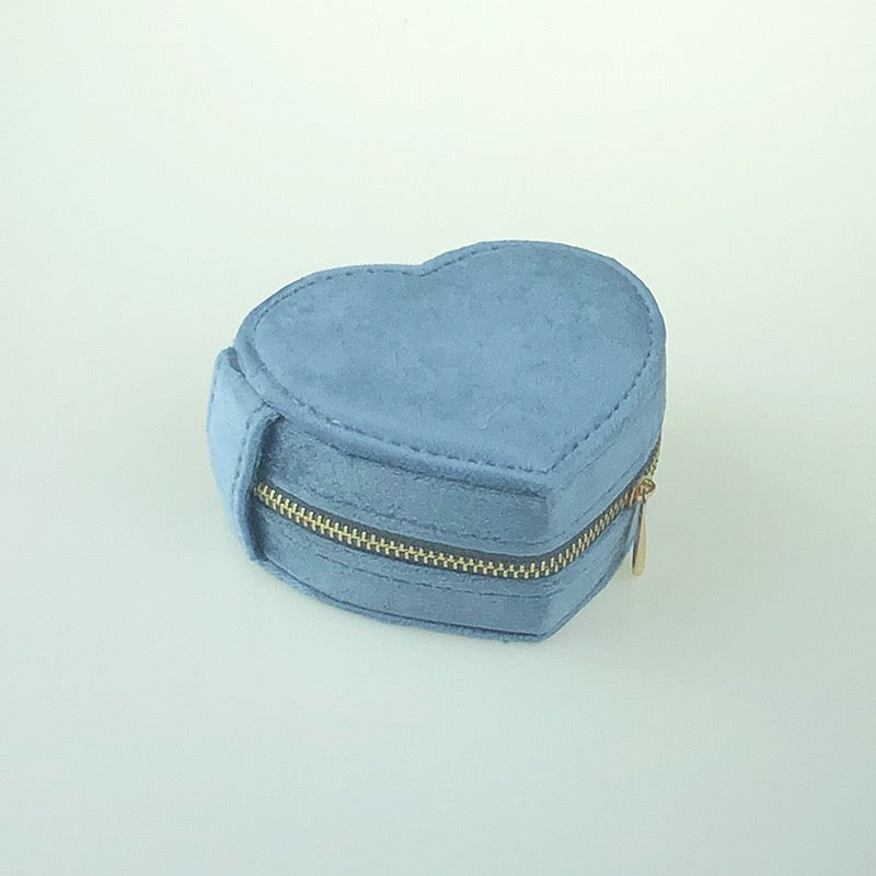 Heart-shaped portable jewelry box